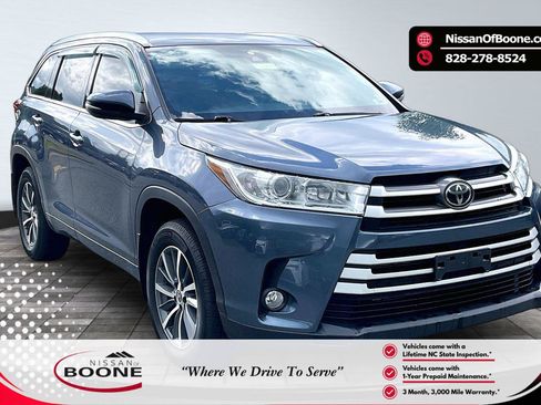 Used 2018 Toyota Highlander XLE AWD/4WD image 1
