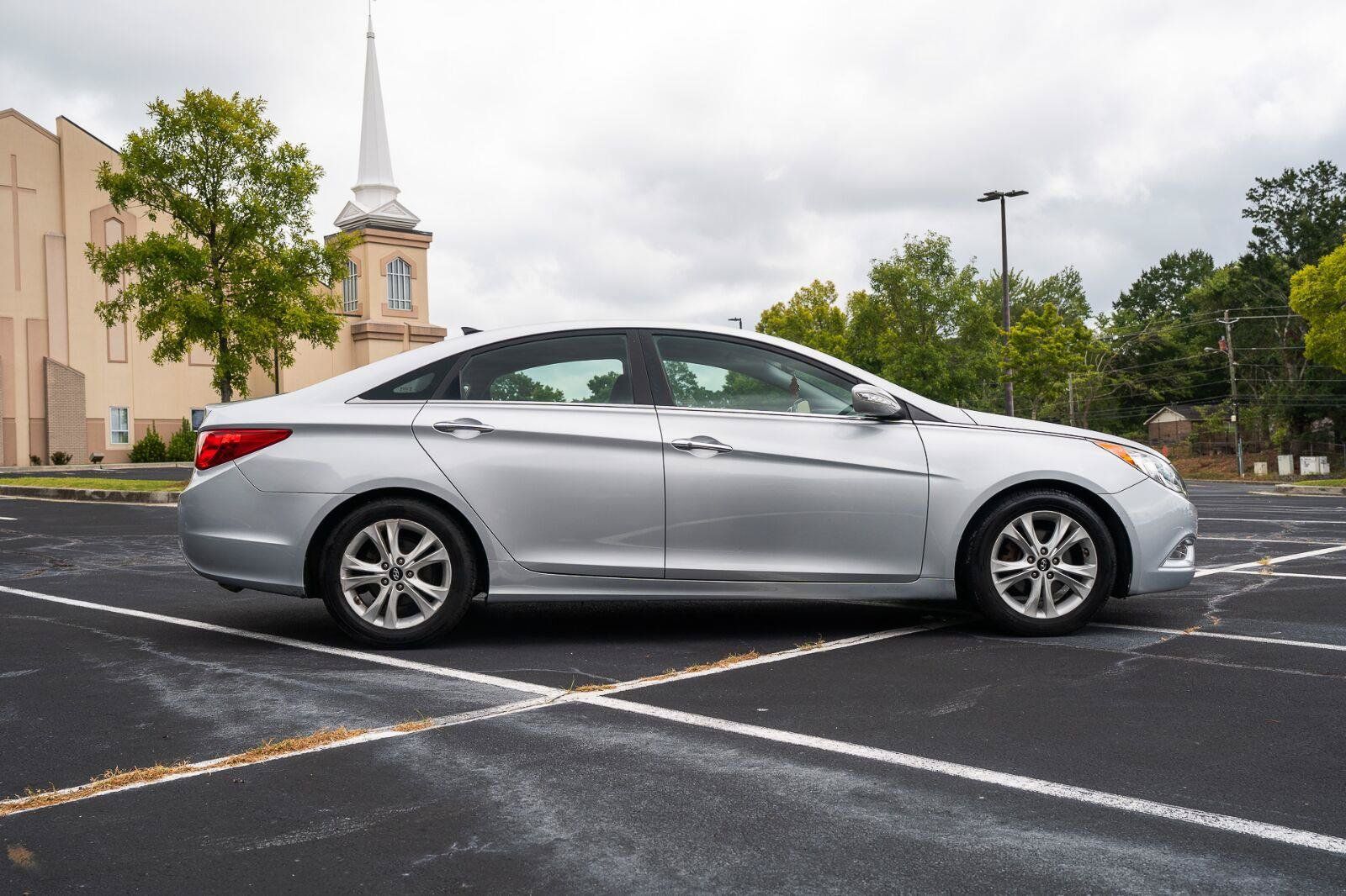 Used 2012 Hyundai Sonata Limited FWD image 10