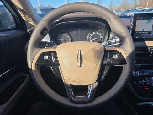 Used 2022 Lincoln Corsair AWD w/ Equipment Group 101A image 34