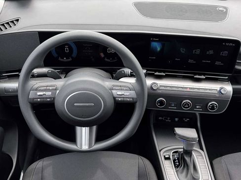 Certified 2026 Hyundai Kona SE image 17