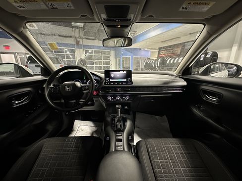 Used 2023 Honda HR-V LX image 18