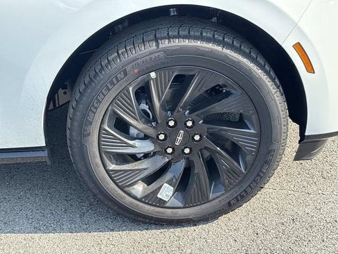 New 2027 Lincoln Navigator Reserve w/ Jet Appearance Package AWD/4WD image 9