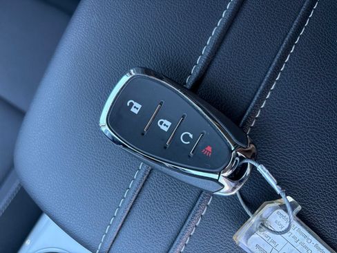 Used 2025 Chevrolet Blazer LT FWD image 22