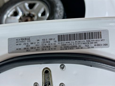 Used 2018 RAM 2500 Tradesman w/ Chrome Appearance Group image 29