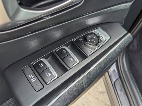 Certified 2025 Kia Sorento S w/ Panoramic Sunroof Package image 22