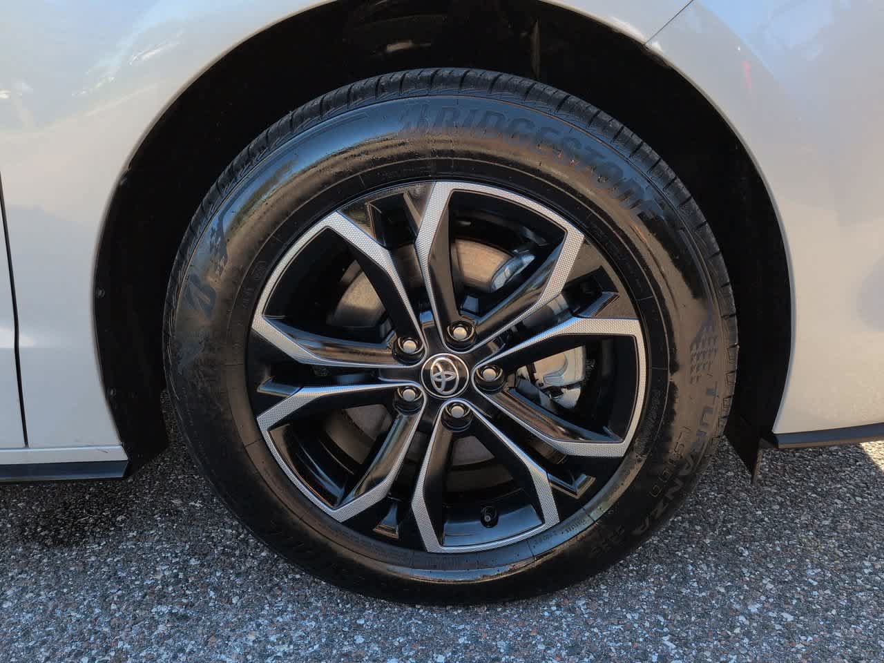 Used 2026 Toyota Sienna Platinum AWD/4WD image 11
