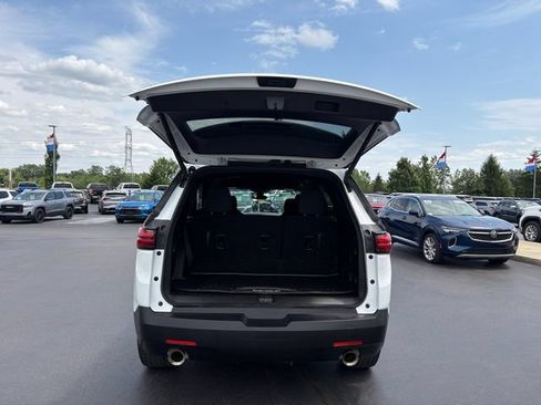 Used 2023 Chevrolet Traverse LT FWD image 17