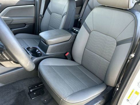 Used 2025 Chevrolet Colorado ZR2 w/ Midnight Edition AWD/4WD image 20