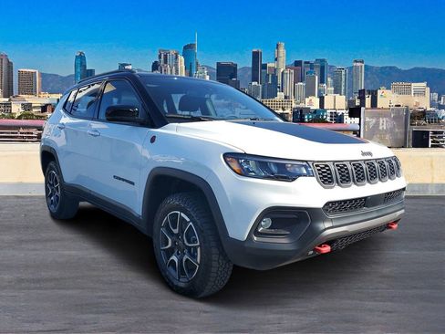 New 2026 Jeep Compass Trailhawk image 3
