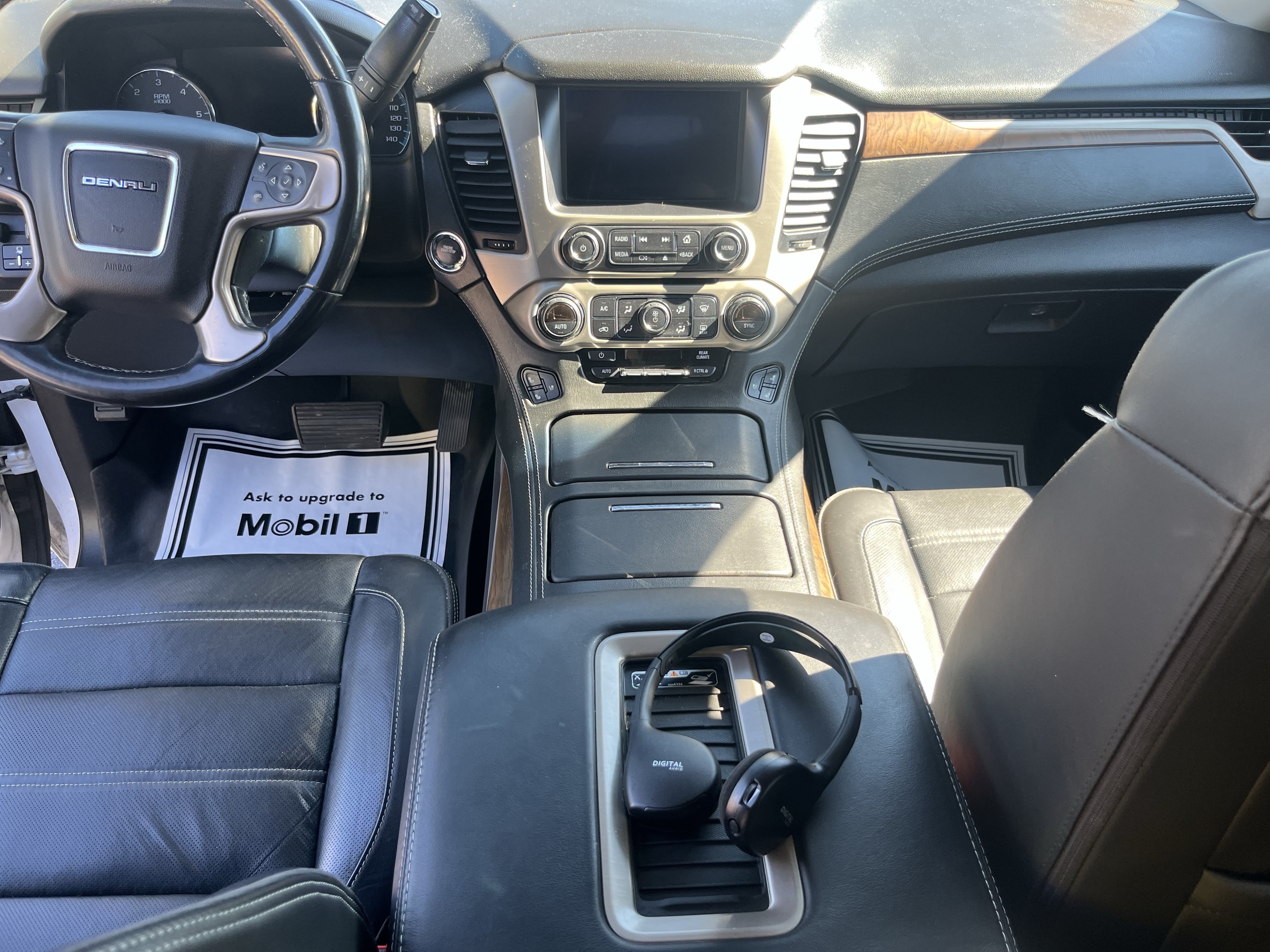 Used 2019 GMC Yukon XL Denali w/ Open Road Package AWD/4WD image 19