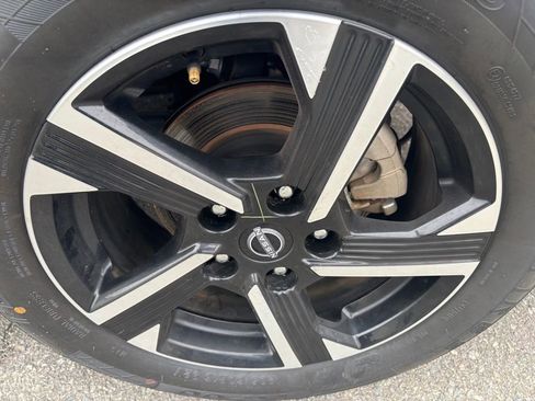 Used 2024 Nissan Sentra SV image 22