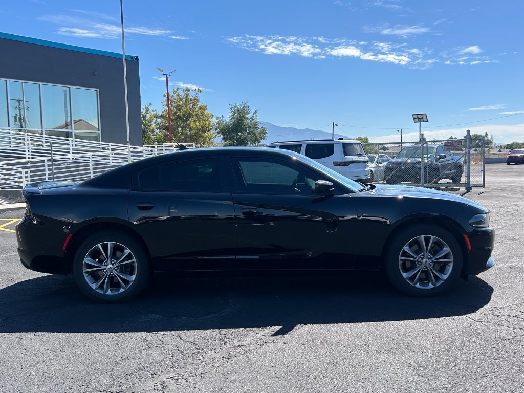 Used 2020 Dodge Charger SXT AWD/4WD image 2