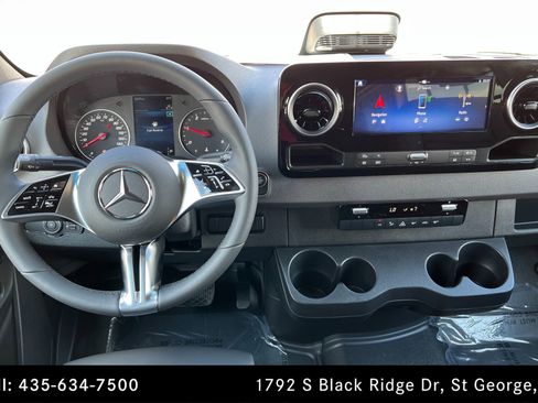 Used 2025 Mercedes-Benz Sprinter 2500 image 12