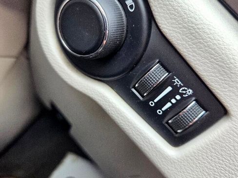 Used 2017 Chrysler Pacifica LX w/ Tire & Wheel Group image 21