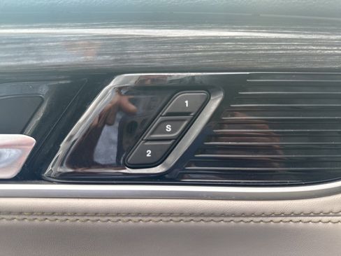 Used 2022 Jeep Wagoneer Series III w/ Premium Group I image 29