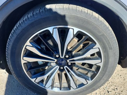 Used 2022 Ford Escape SE w/ SE Sport Appearance Package FWD image 11