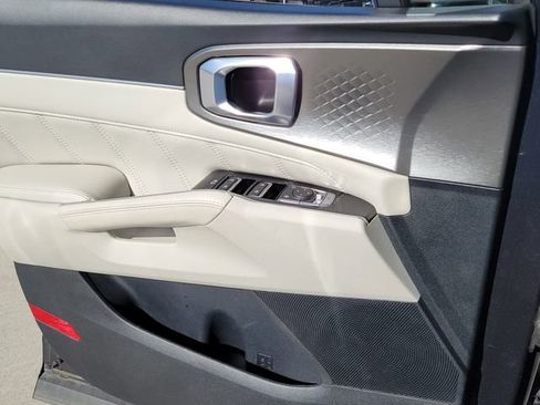 Used 2023 Kia Sorento SX image 7