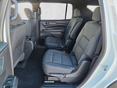 New 2026 Chevrolet Traverse LT image 17