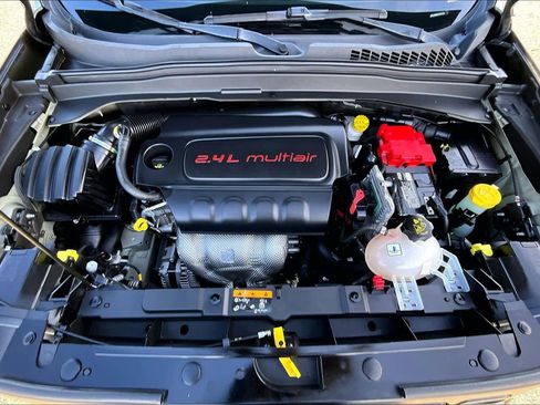 Used 2019 Jeep Renegade Altitude w/ Quick Order Package 2XM image 31