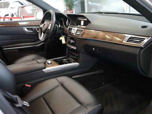 Used 2014 Mercedes-Benz E 350 4MATIC Sedan image 44