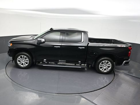 Used 2025 Chevrolet Silverado 1500 LTZ AWD/4WD image 17