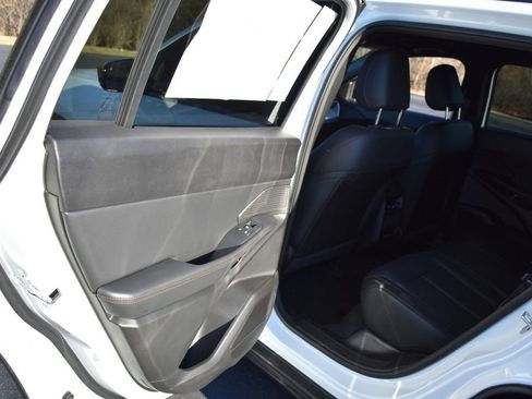New 2026 Jeep Cherokee Limited AWD/4WD image 25