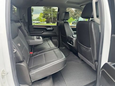 Used 2024 GMC Sierra 2500 Denali w/ Technology Package AWD/4WD image 18