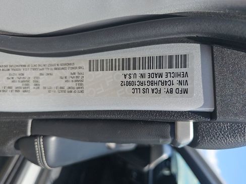 Used 2024 Jeep Grand Cherokee Limited AWD/4WD image 35