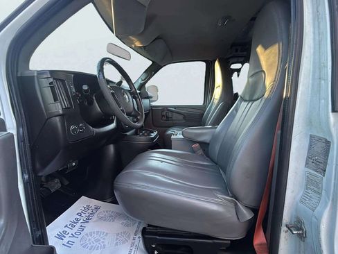 Used 2014 Chevrolet Express 2500 image 14