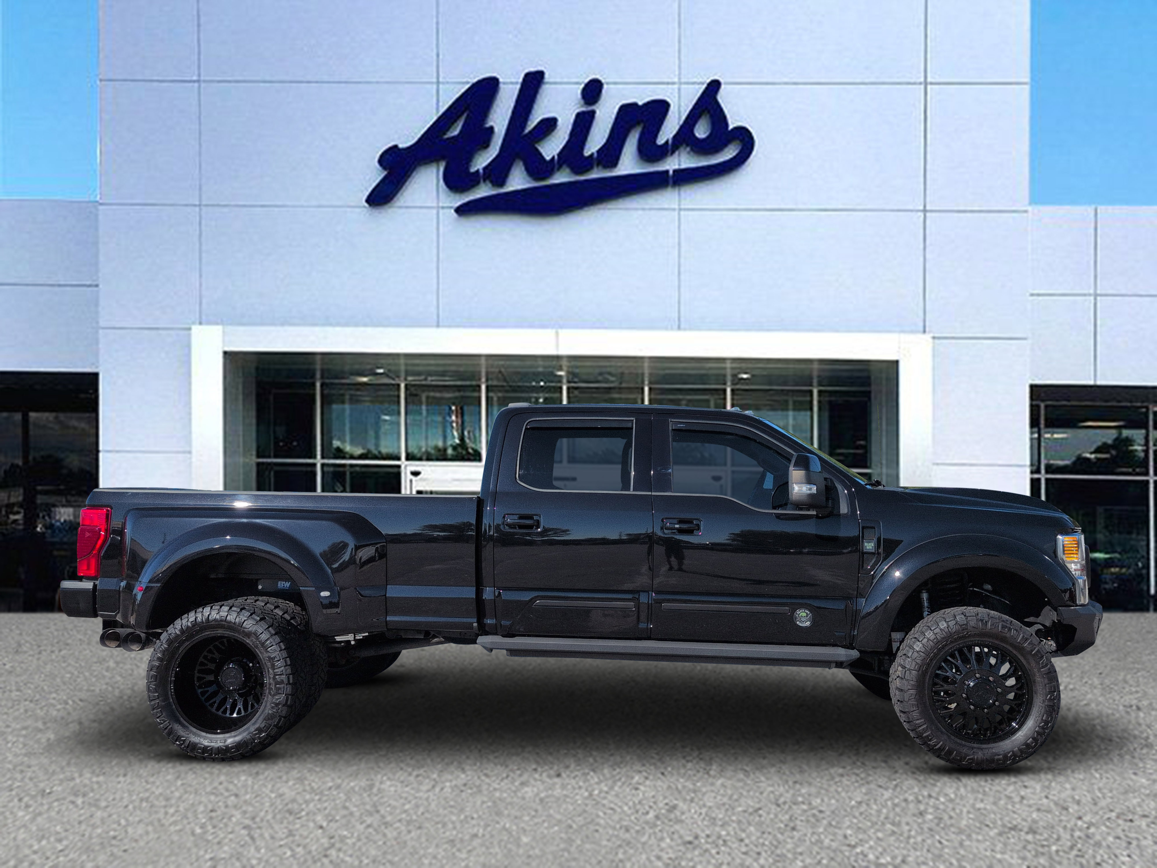 Used 2020 Ford F350 Lariat w/ Lariat Ultimate Package AWD/4WD image 1