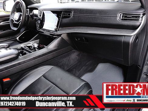 Used 2022 Jeep Wagoneer Series II RWD image 12