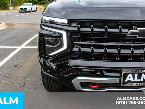 Used 2025 Chevrolet Suburban Z71 AWD/4WD image 11