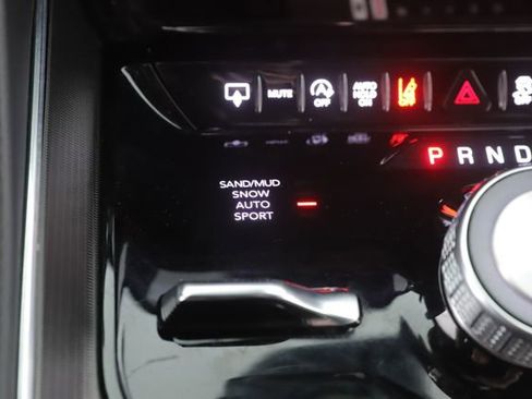 Used 2025 Jeep Grand Wagoneer Series II Obsidian w/ Quick Order Packagew 28T image 27