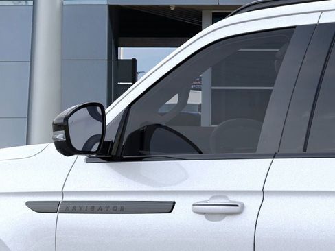 Used 2025 Lincoln Navigator Reserve w/ Jet Appearance Package image 20