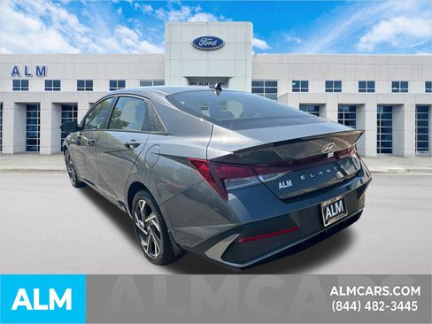 Used 2025 Hyundai Elantra Sport image 8