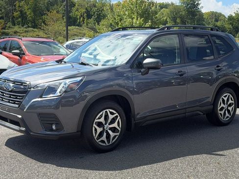 Certified 2024 Subaru Forester Premium AWD/4WD image 3