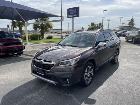 Used 2020 Subaru Outback Touring XT AWD/4WD image 3
