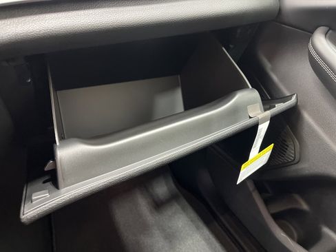 New 2025 Jeep Grand Cherokee Altitude image 21