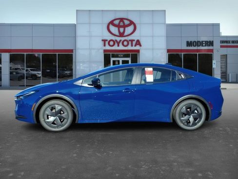 New 2026 Toyota Prius LE image 3