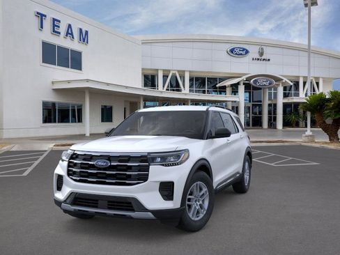New 2025 Ford Explorer Active image 2