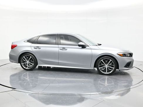 Used 2023 Honda Civic Touring image 4