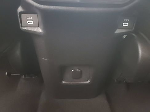 Used 2025 Toyota Grand Highlander AWD image 25