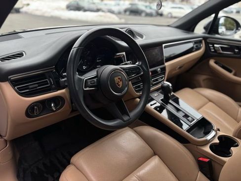 Used 2023 Porsche Macan image 16