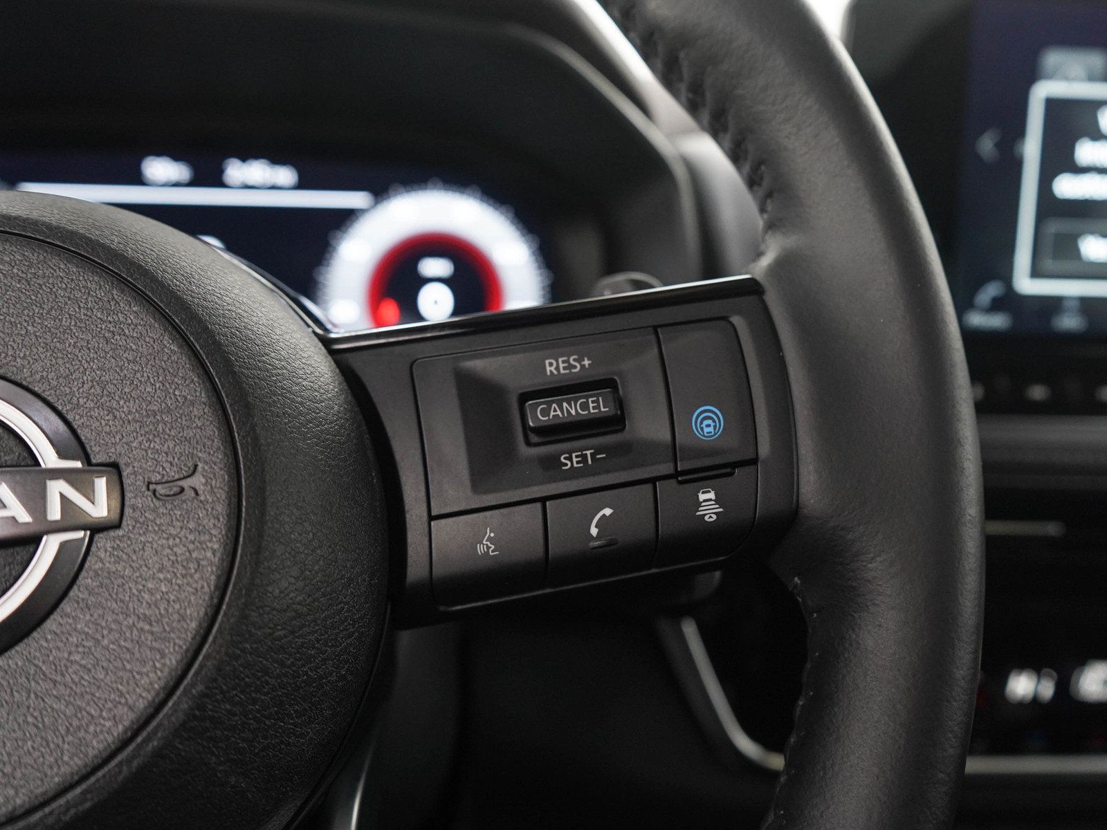 Used 2022 Nissan Rogue Platinum w/ Head-Up Display Package AWD/4WD image 28