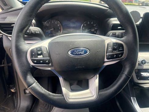 Used 2024 Ford Explorer XLT w/ Equipment Group 202A RWD image 10