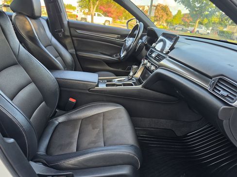 Used 2019 Honda Accord Sport image 14