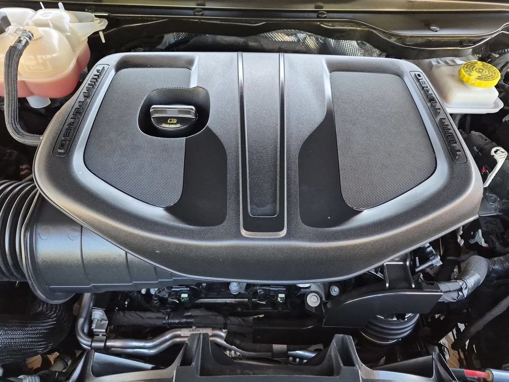 Used 2025 RAM 1500 Laramie AWD/4WD image 25