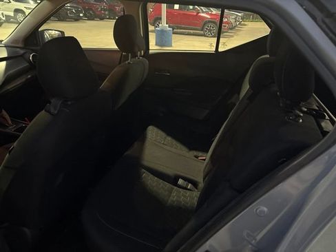 Used 2023 Nissan Kicks SV FWD image 9