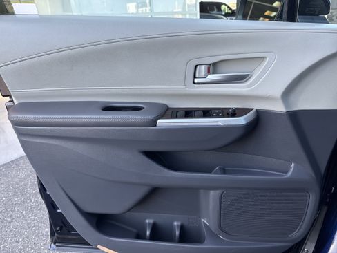 Used 2024 Toyota Sienna XLE FWD image 23