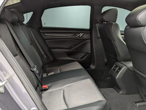 Used 2018 Honda Accord Sport image 19